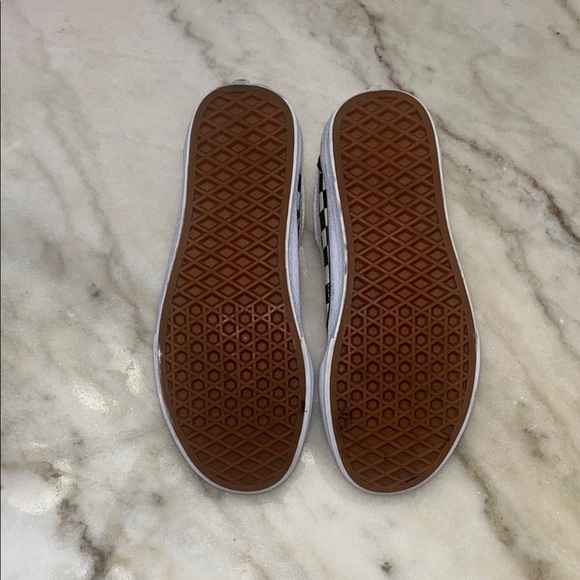 Vans Black and White Skate Sneakers Classic Design - Picture 7 of 7